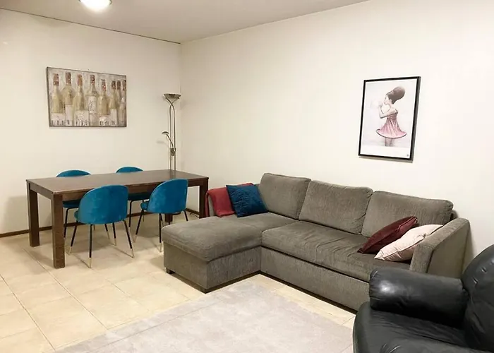 Pihlajisto 1 - Newly Renovated Spacious 4-Bedroom Condo With Patio, Free Parking